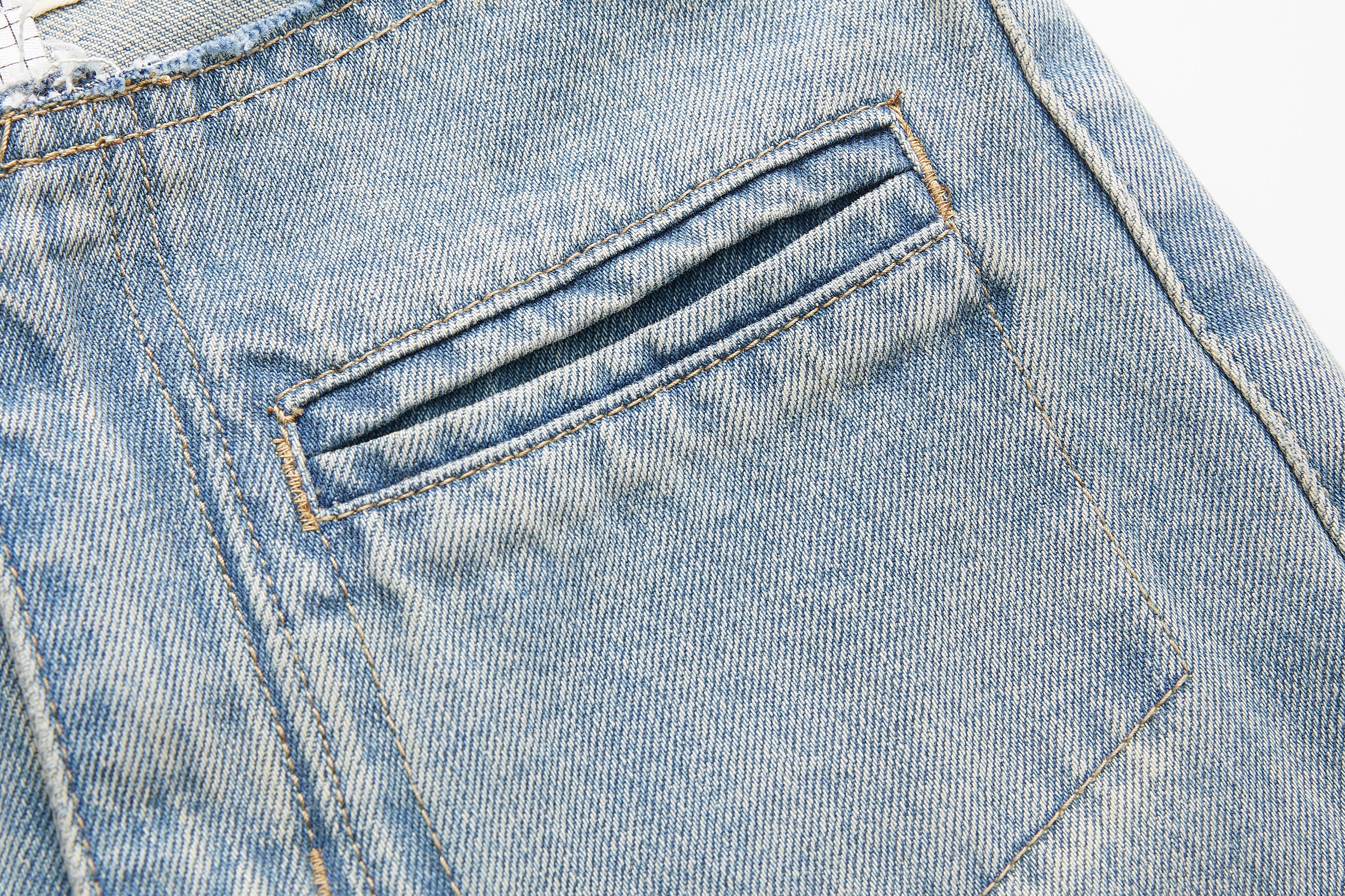 Straight Pocket Raw Edge Denim Trousers